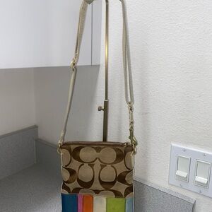 Coach Vintage Legacy Multicolor Stripe Swingpack GUC